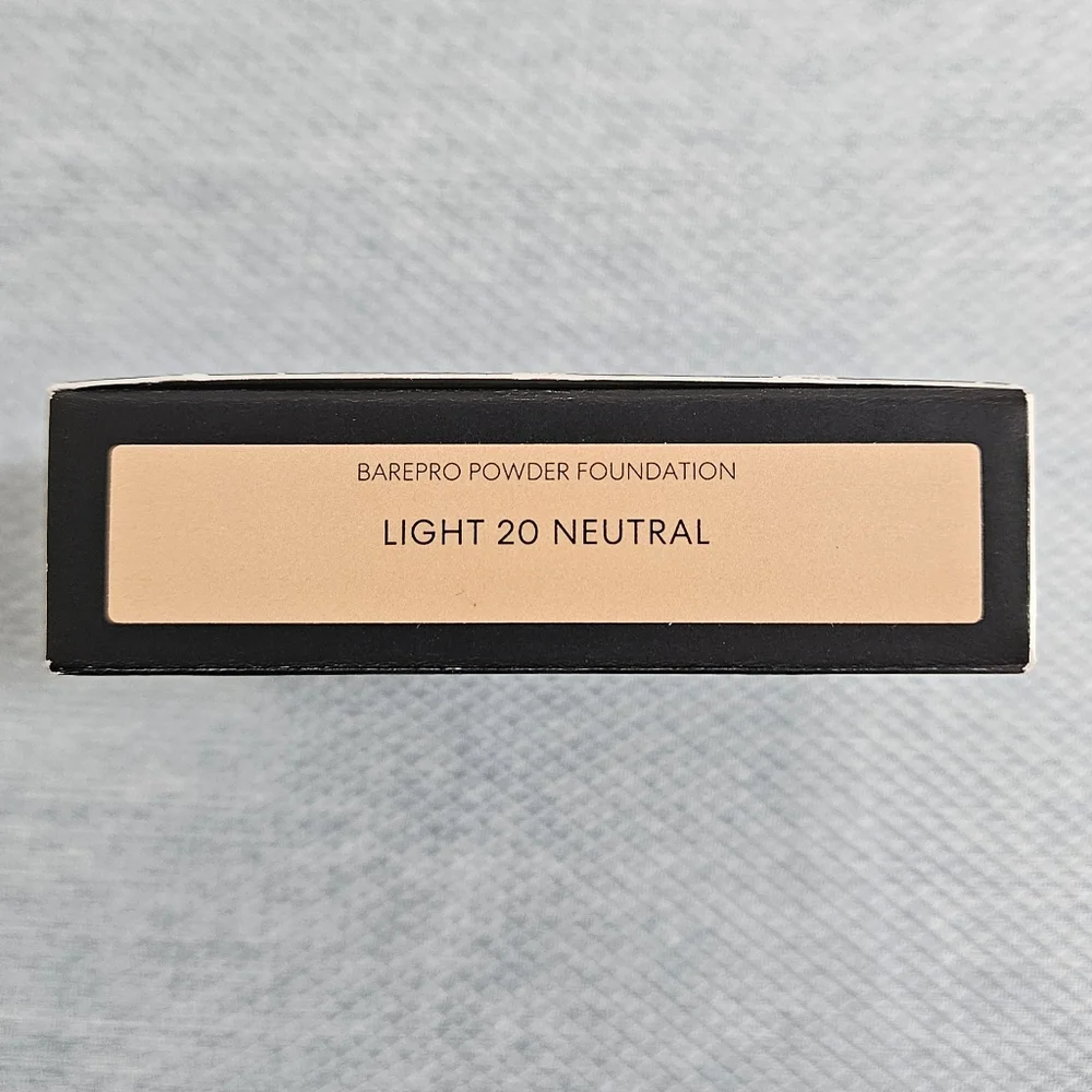 bareMinerals NIB BAREPRO Skin Perfecting 16HR Powder Foundation Light 20 Neutral
